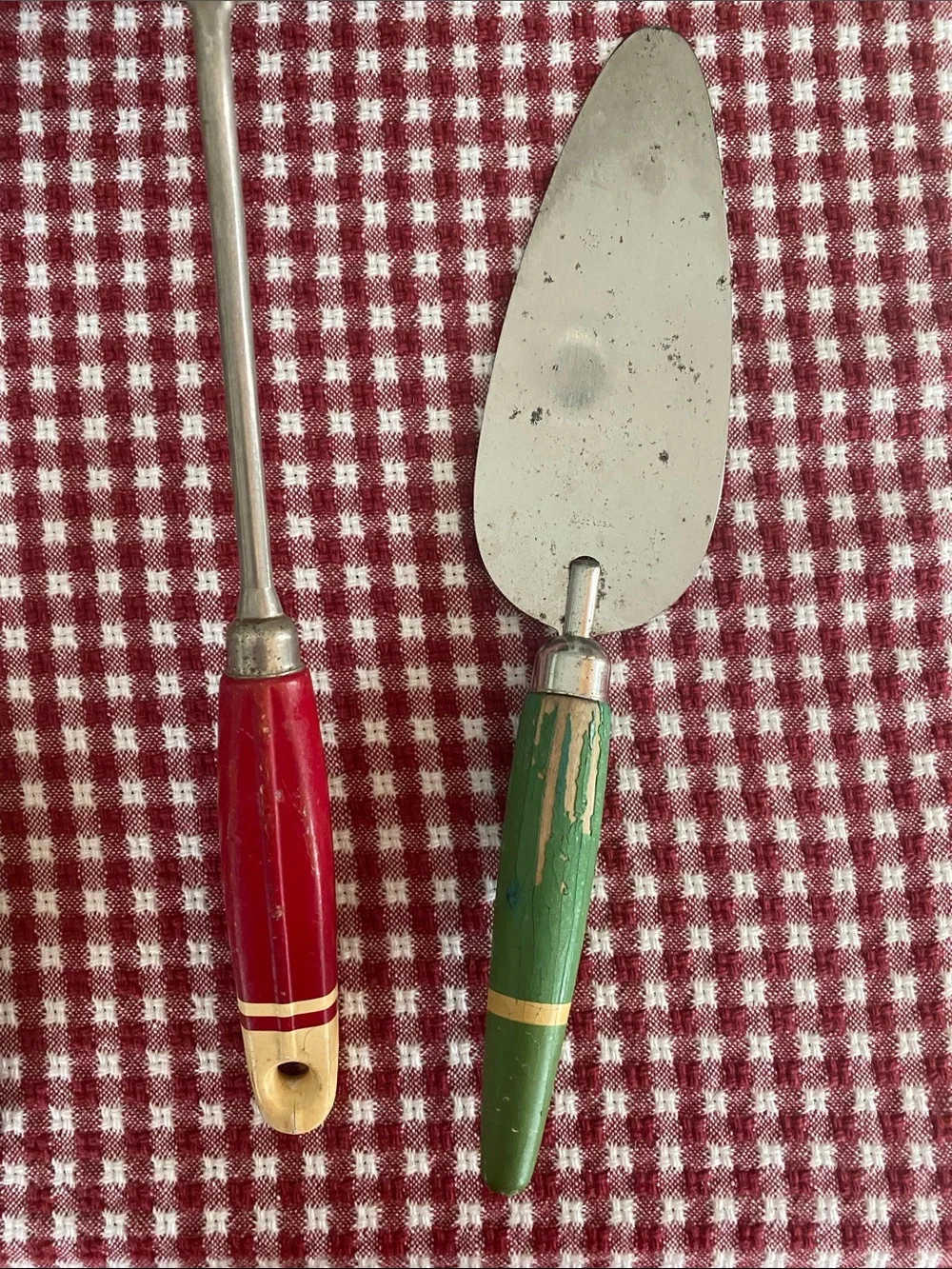 Vintage Mixed-Color Kitchen Utensil 8 piece Set - Assorted Colors